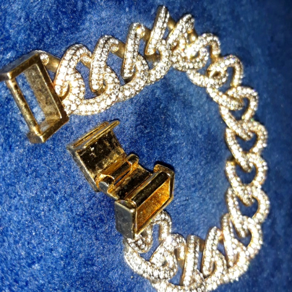 Nadri Bracelet Pave Crystals Authentic 7.5 long. Trendy Links HTF! - Picture 5 of 16